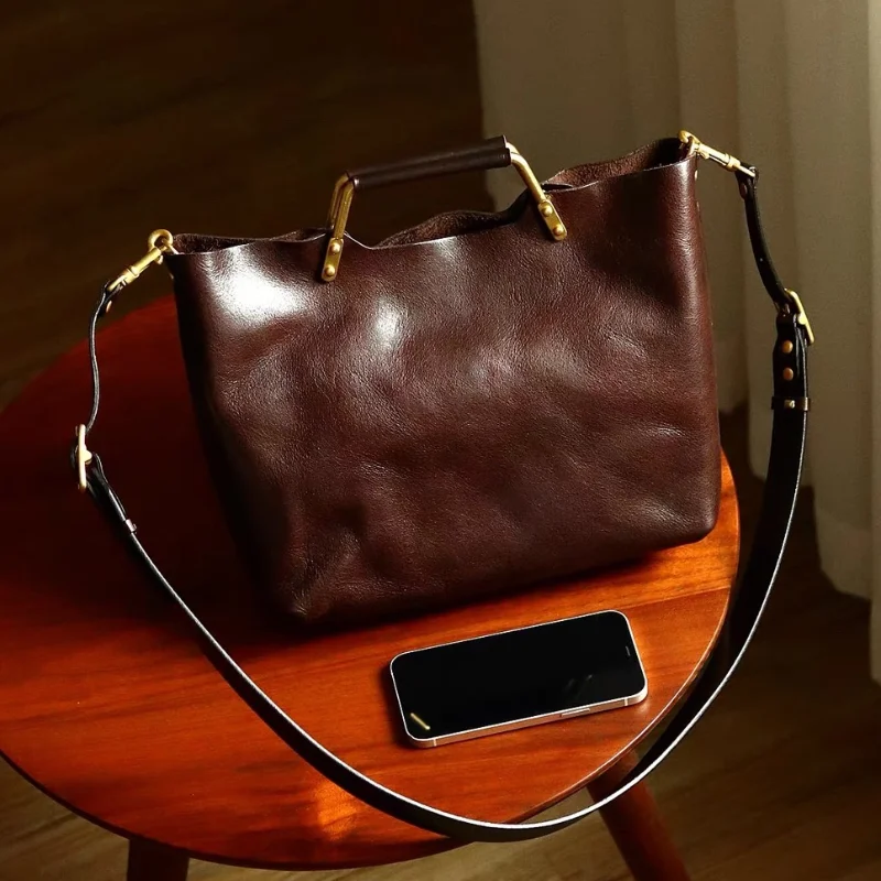 Bolso de mano de cuero suave p - Structured Handbag Top Handle reseña y precio