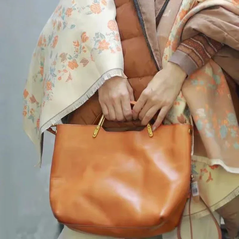 Bolso de mano de cuero suave p - Structured Handbag Top Handle reseña y precio